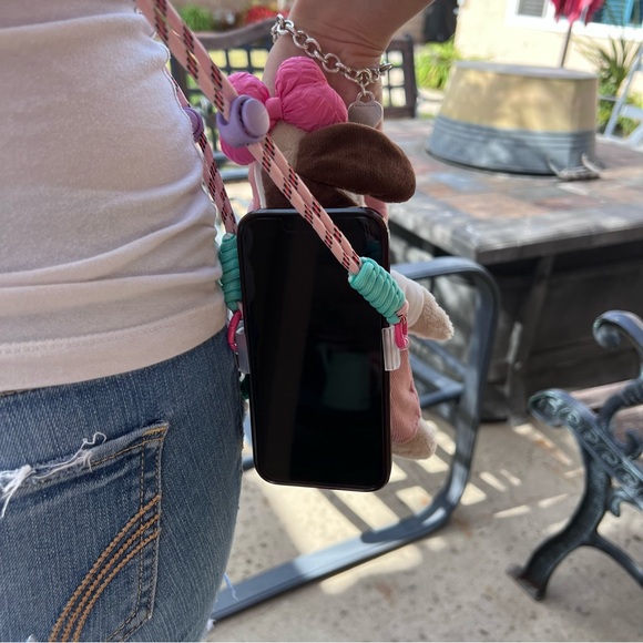 🐶 Boutique 🐶 Crossbody Stuffed Animal Cell Holder. Fits most Cell Phones. - Picture 6 of 8